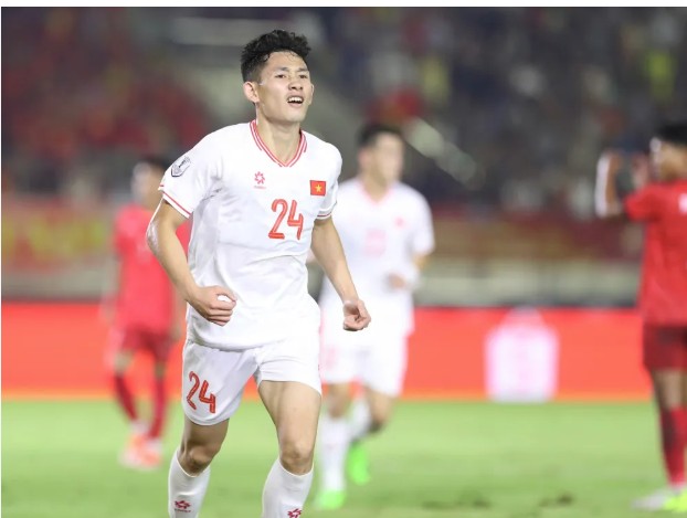 Hai Long cần 1 tuần để điều trị bảo tồn chấn thương.