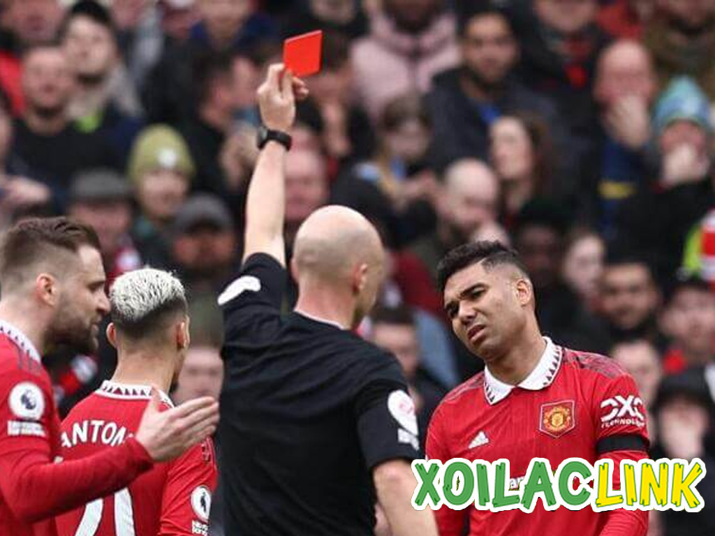 Luật treo giò trong bóng đá: Quy định và mức phạt như thế nào?