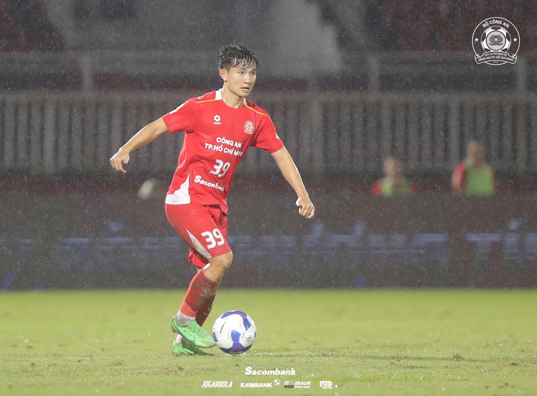 Đức Phú thi đấu tốt nhưng chưa có cơ hội cống hiến cho U23 Việt Nam.